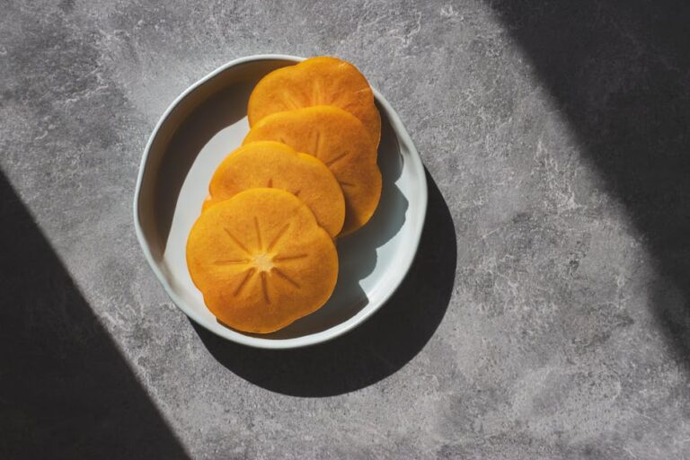thick persimmon smoothie bowl