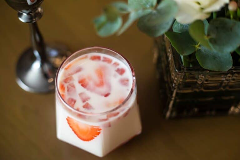 how to make smoothies with milk and frozen fruit